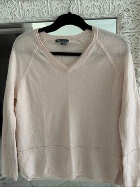 Vince Cashmere Light Pink V-Neck Sweater